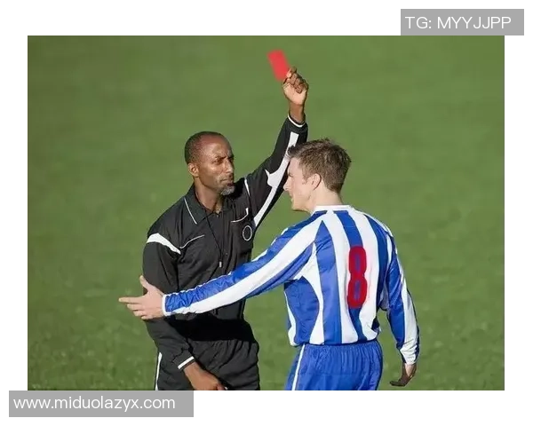 小人足球传奇：一位球星如何突破自我成为全球偶像