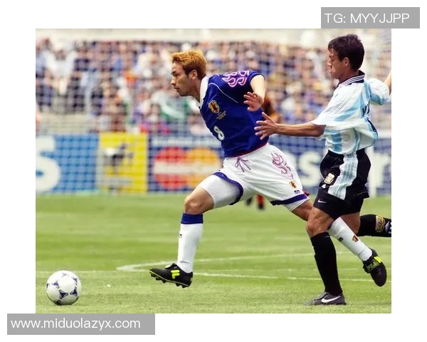 从草根少年到绿茵巨星的传奇之路：足球小将的梦想与奋斗